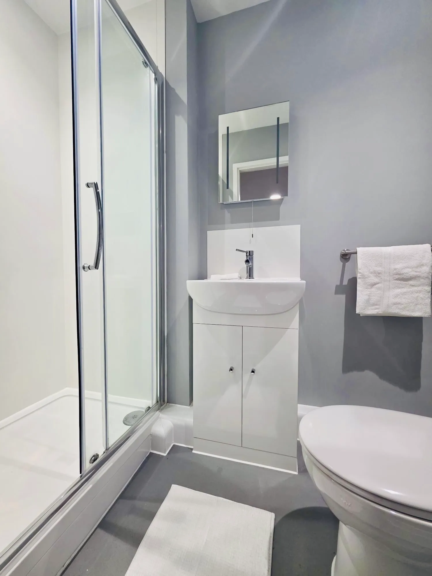 Upgraded private bathroom in a deluxe studio at Northgate House Derby